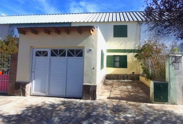 VALOR RETASADO!! Venta hermosa casa en zona norte. - Misiónes Norte 980 - foto 2
