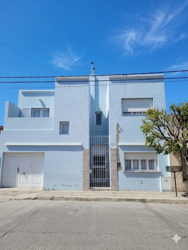 BAJAMOS EL PRECIO!   Hermosa Casa SEMICENTRICA! - Rondeau 126