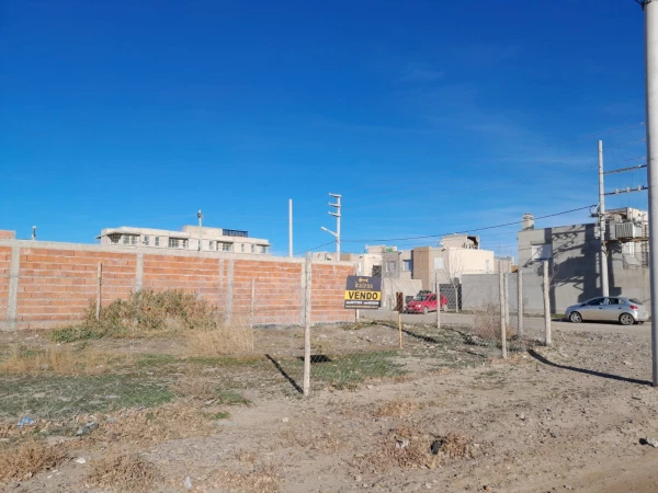 Terreno en Esquina a una cuadra de Michael Jones - Trelew - Fray Luis Beltrán & Paraná - foto 2