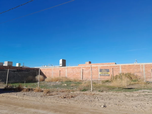 Terreno en Esquina a una cuadra de Michael Jones - Trelew - Fray Luis Beltrán & Paraná - foto 3
