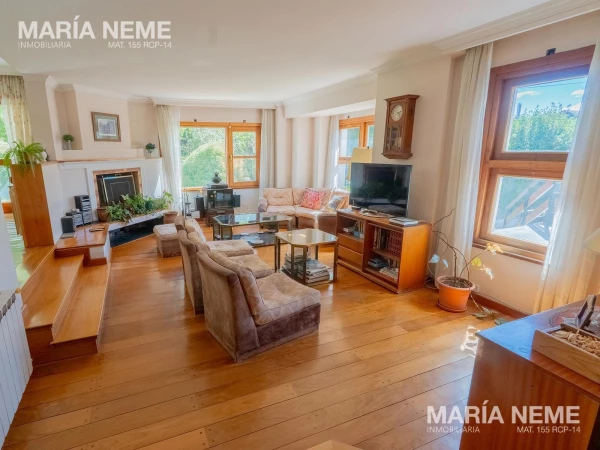 Casa en Venta barrio Belgrano Bariloche - Vista al Lago - Belgrano  al 300
