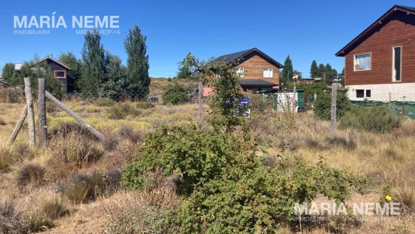 Terreno en Venta de 838m2 en Dina Huapi - Terreno en Venta de 838m2 en Dina Huapi - foto 2