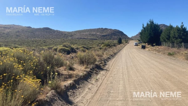 Terreno en Venta de 838m2 en Dina Huapi - Terreno en Venta de 838m2 en Dina Huapi - foto 4