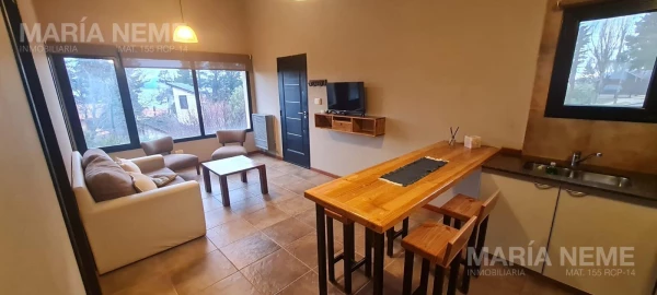 Departamento en alquiler permanente con vista al lago, km 5 a metros de Av Bustillo - Tronador al 4300 Servicios Incluidos - foto 2