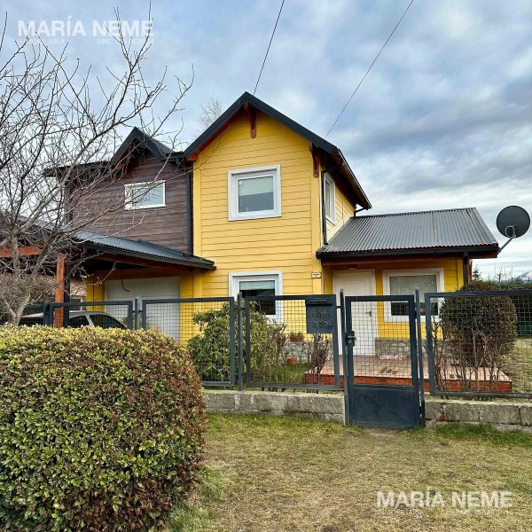 Casa en venta - 2 dormitorios - 140 m2 cuenta con una bodega/fabrica de vino equipada - Dina Huapi - Casa en venta - BANDURRIAS  al 500 - APTO CREDITO - foto 3