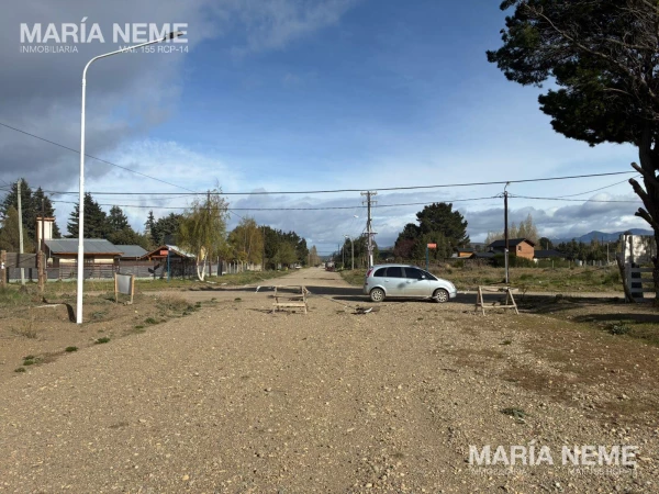 Terreno en Dina Huapi - LOTES 2.500 M2 - Av. Del Vado y Peru  FINANCIAMIENTO 36 CUOTAS - foto 4