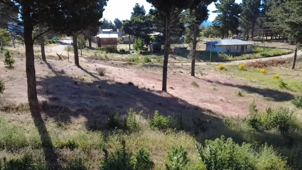 Terreno en Dina Huapi - Los Nogales esquina Las Petunias - foto 6