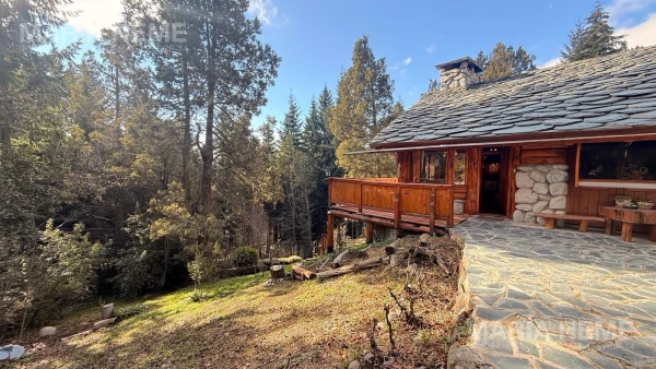 Casa en Barrio Antu Hue - Hermosa Casa en exclusivo Barrio de Bariloche en pleno Cerro Otto