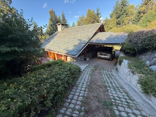 Casa en Barrio Antu Hue - Hermosa Casa en exclusivo Barrio de Bariloche en pleno Cerro Otto - foto 2