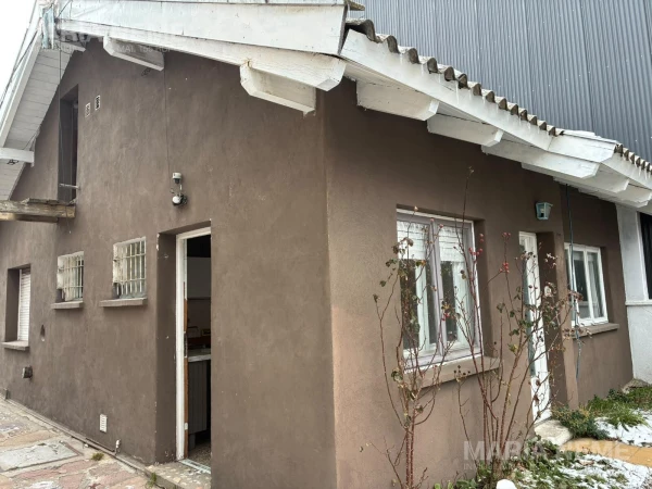 MITRE  al 1600 - ALQUILER COMERCIAL - LOTE 400m2 CON VIVIENDA Y DEPTO. A RESTAURAR - MITRE  al 1600 - ALQUILER COMERCIAL - LOTE 400m2 CON VIVIENDA Y DEPTO. A RESTAURAR - foto 2