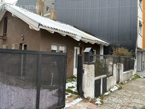 MITRE  al 1600 - ALQUILER COMERCIAL - LOTE 400m2 CON VIVIENDA Y DEPTO. A RESTAURAR - MITRE  al 1600 - ALQUILER COMERCIAL - LOTE 400m2 CON VIVIENDA Y DEPTO. A RESTAURAR - foto 4