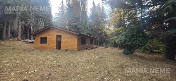 Terreno con edificacion y servicios instalados - Colihue al 200, altura Km 3.6 Av. Bustiilo