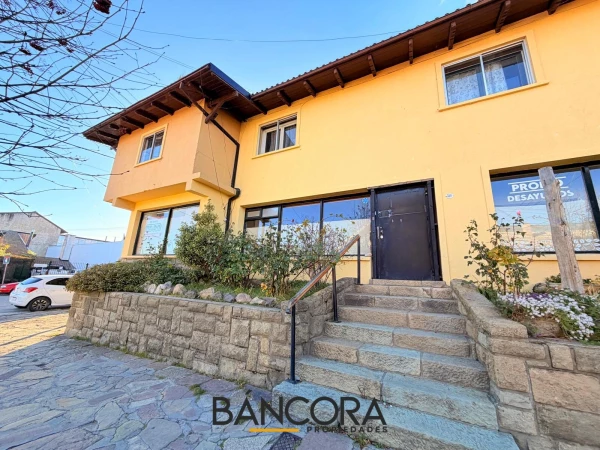 Casa tipo hostel en venta Bariloche centro - Ruiz Moreno al 300