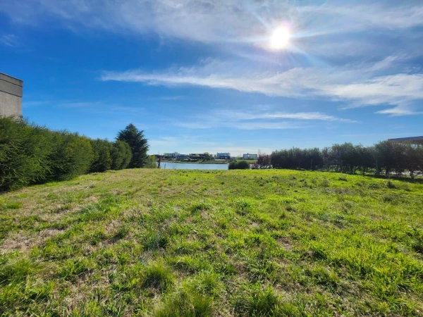 VENTA LOTE A LAGUNA SAN SEBASTIAN AREA 5 ESCRITURADO - Boote al 100
