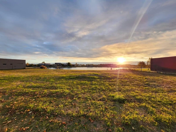 VENTA LOTE A LAGUNA SAN SEBASTIAN ESCRITURADO - Boote al 100