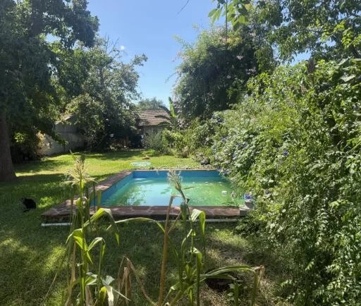 Venta de Casa tipo Chalet - 3 ambientes con Parque - Don Torcuato APTO CREDITO - Corrientes al 1300